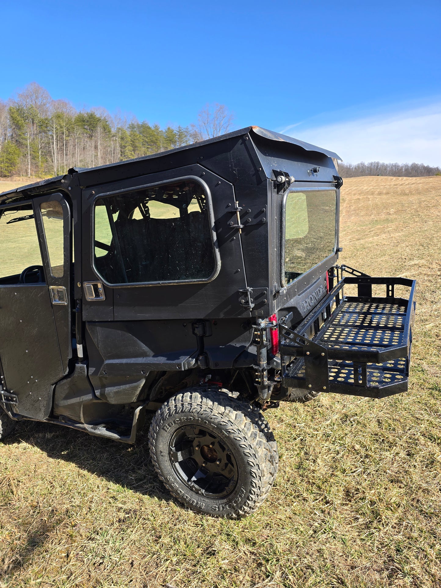 PIONEER 1000-5 REAR CAB