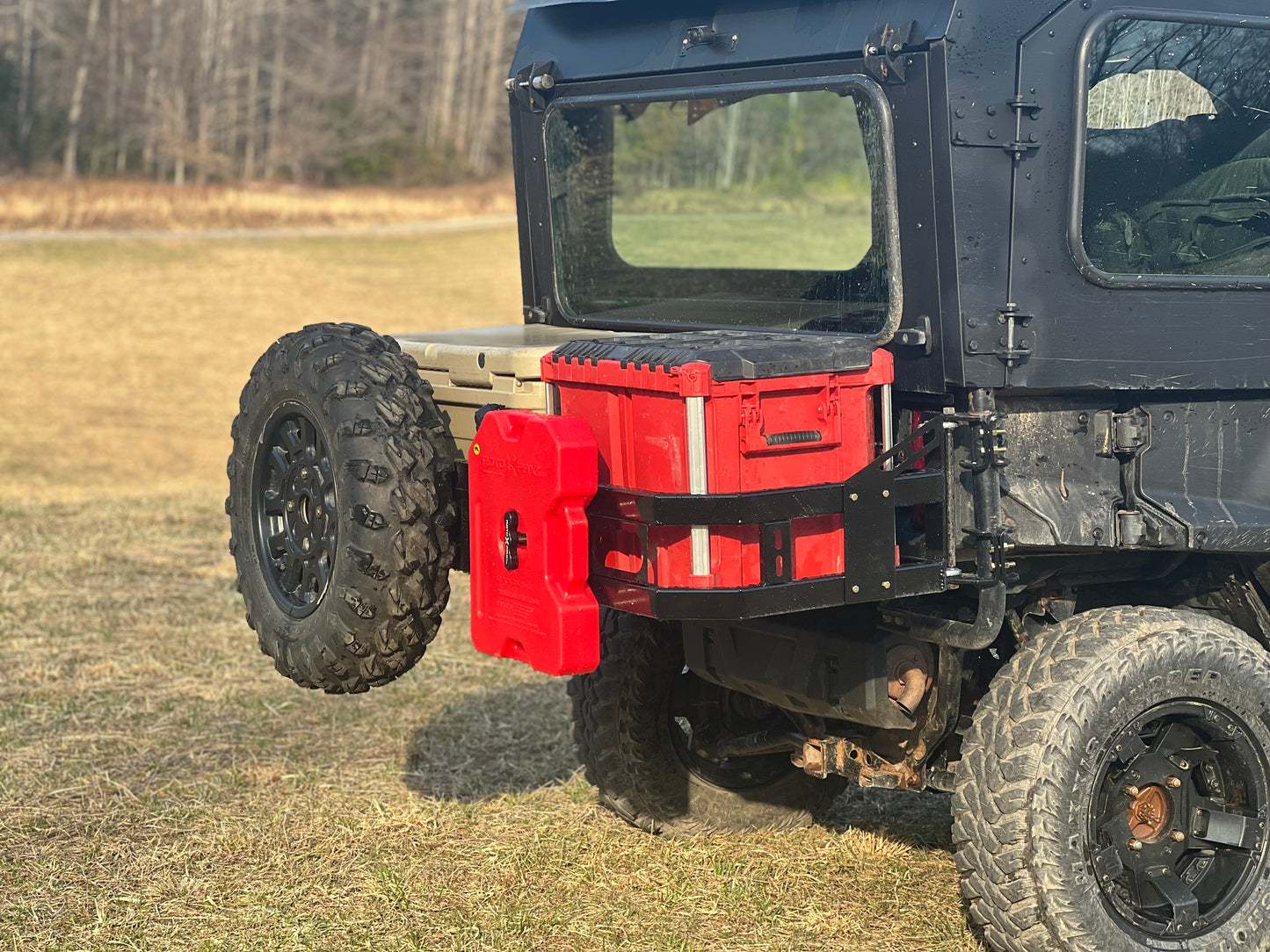 SPARE TIRE MOUNT